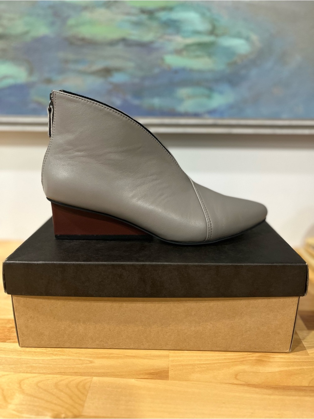 Like New All Black Gray Leather Pointed Shooties. No scuffs or marks on leather